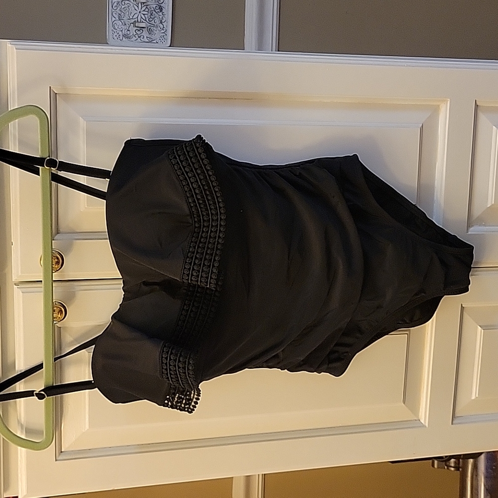 Kona Sol High Coverage black lace trim 1 pc swimsuit ruched sides Med 8-10 NEW…